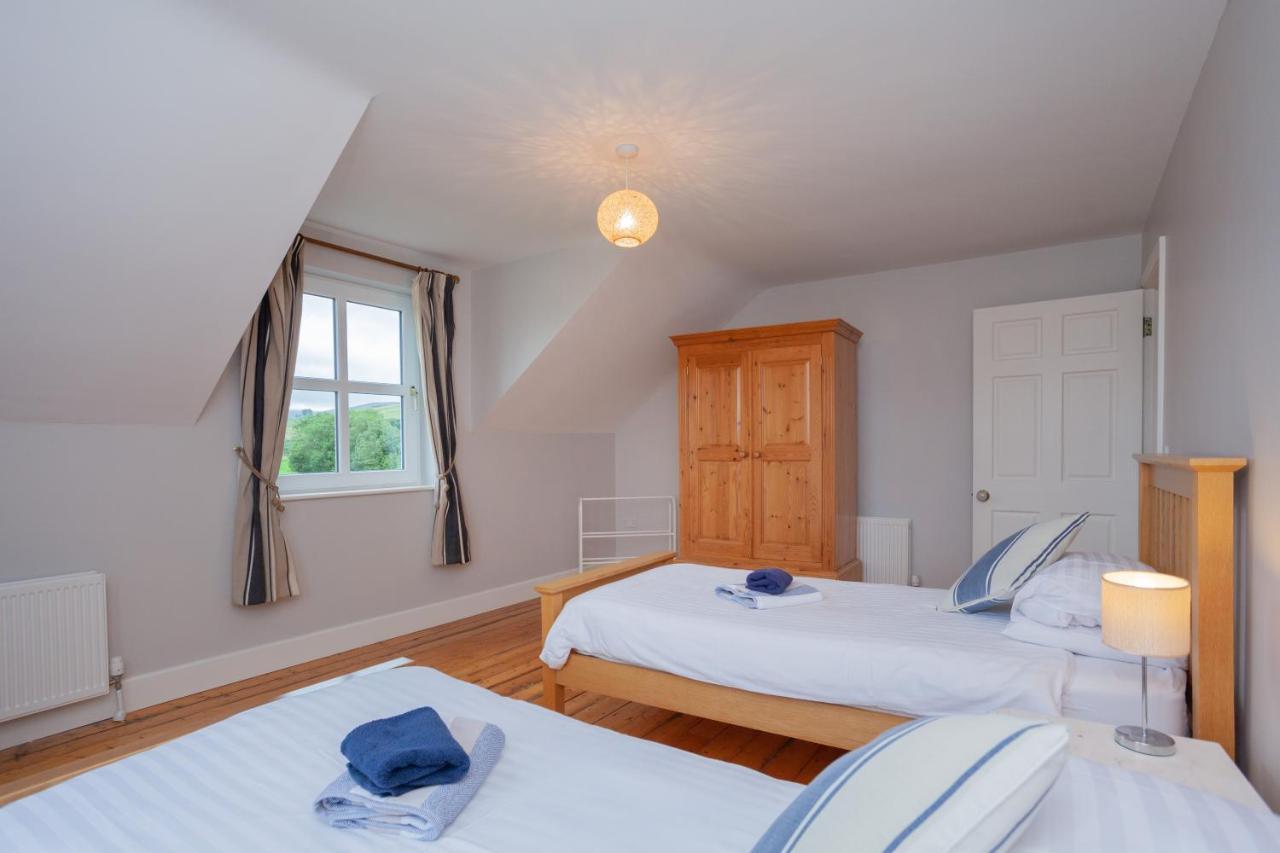 Beautiful Mountain Views & Private Hot Tub Villa Kilcoo Kültér fotó